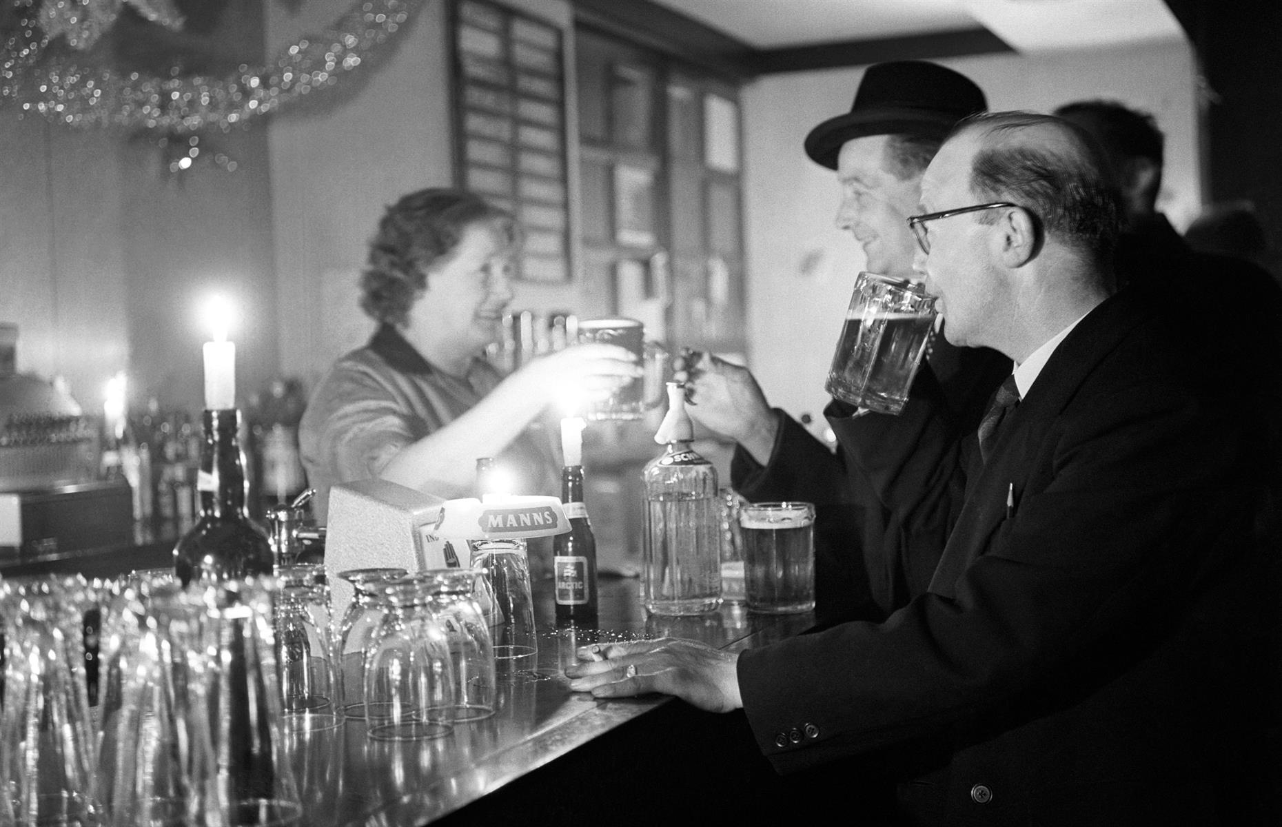 1947: Everyone loves a tipple